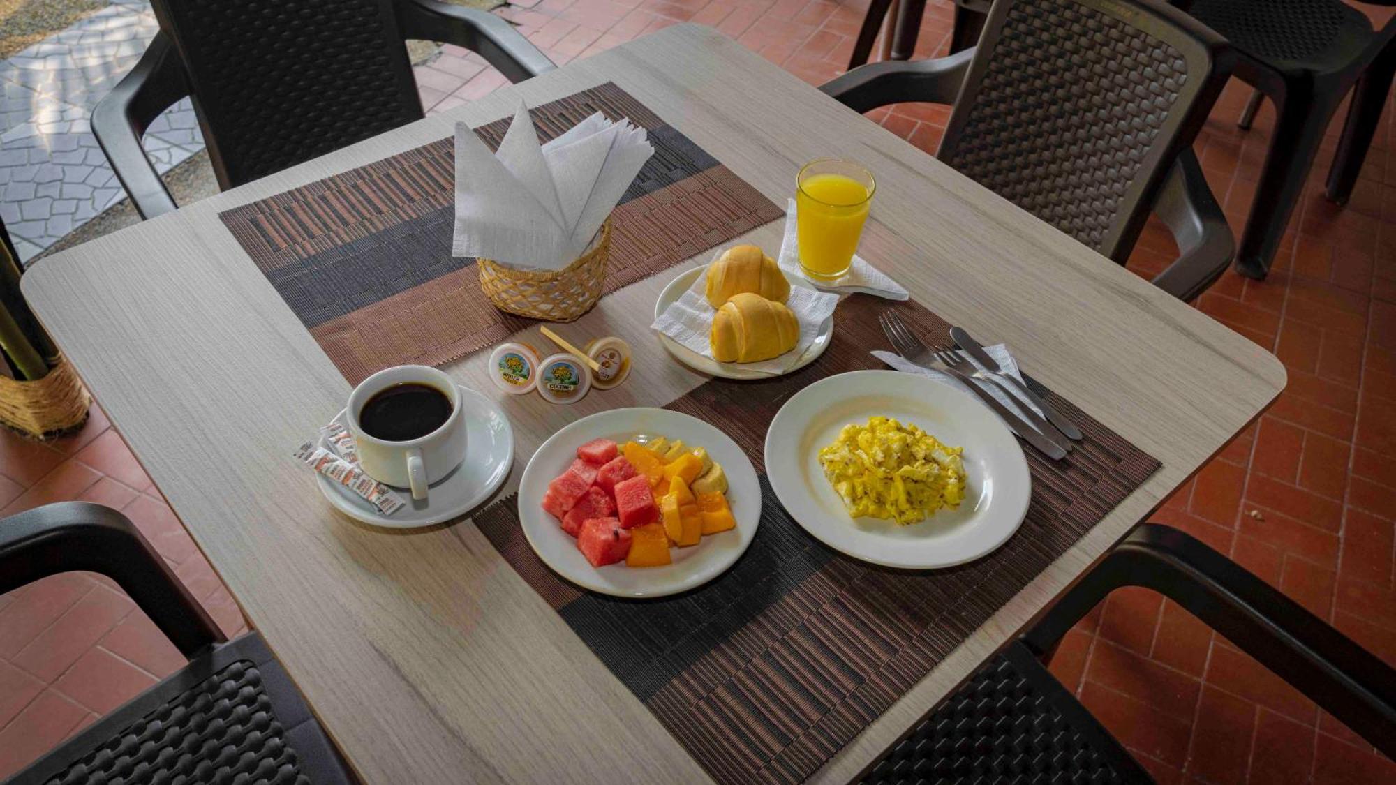 Zuruma Hotel Летисия Екстериор снимка